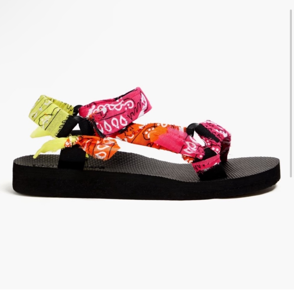 NWT Arizona Love Trekky Bandana Paisley Sandals Size 41 (10M)